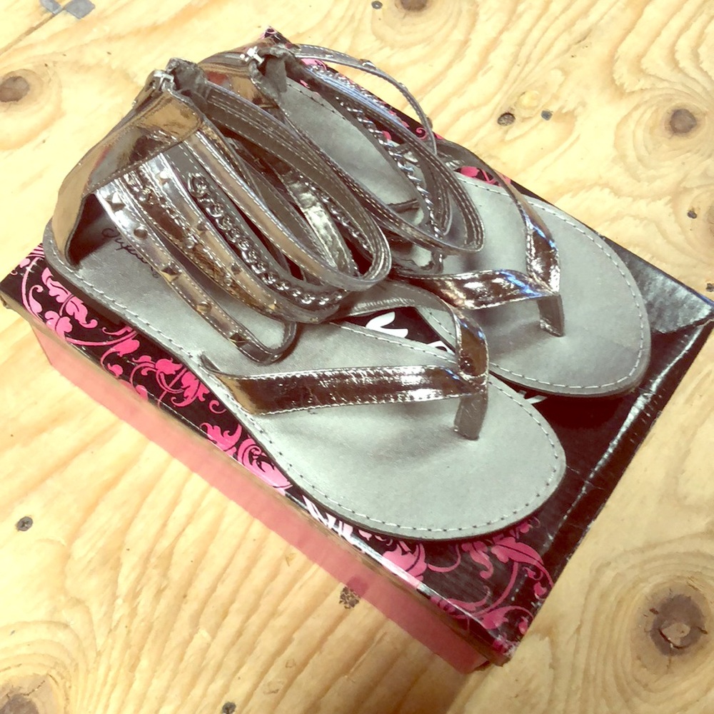 Women’s shoes
